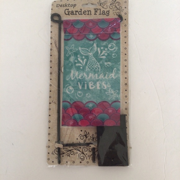 MERMAID VIBES DESKTOP GARDEN FLAG NWT - Picture 2 of 9
